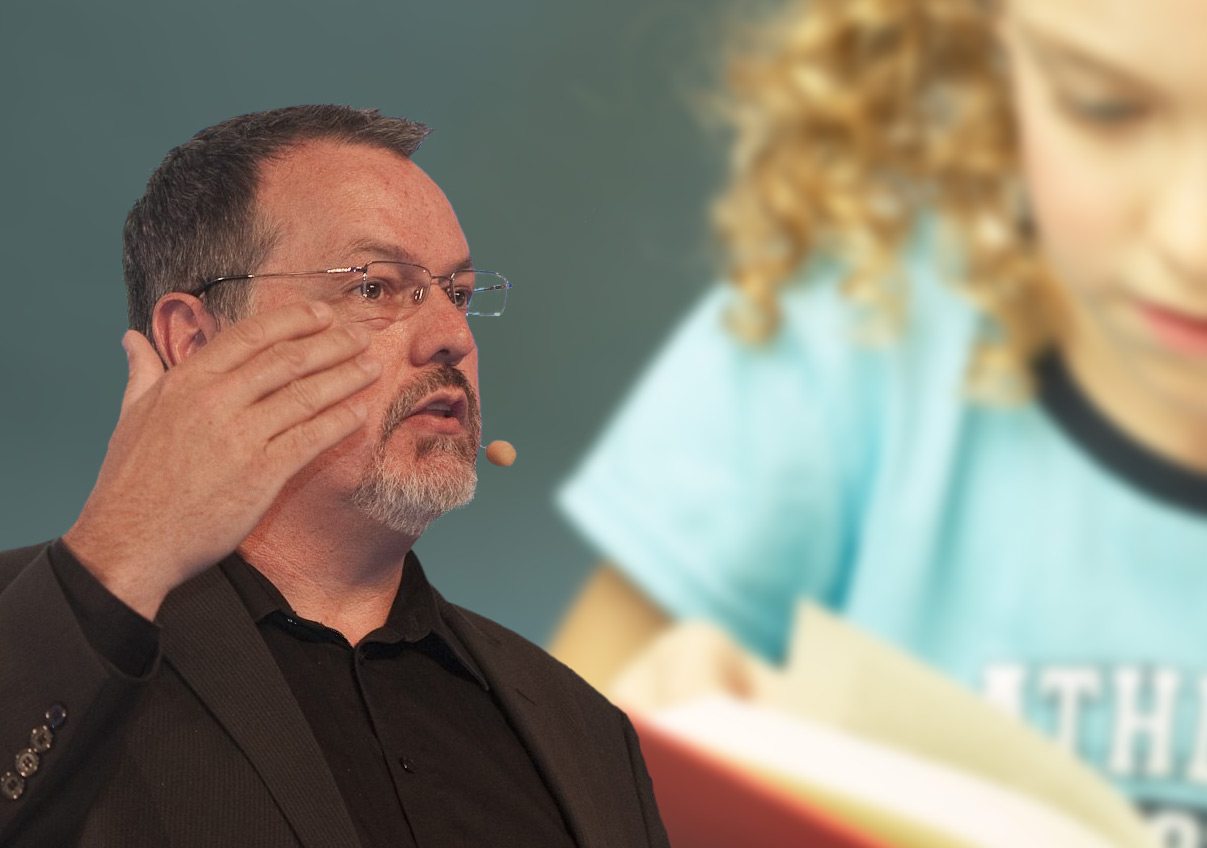 louis-richardson-speaking